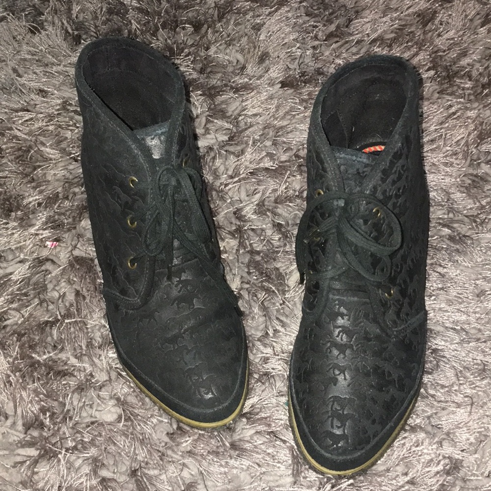 80%20 Eliotte black suede